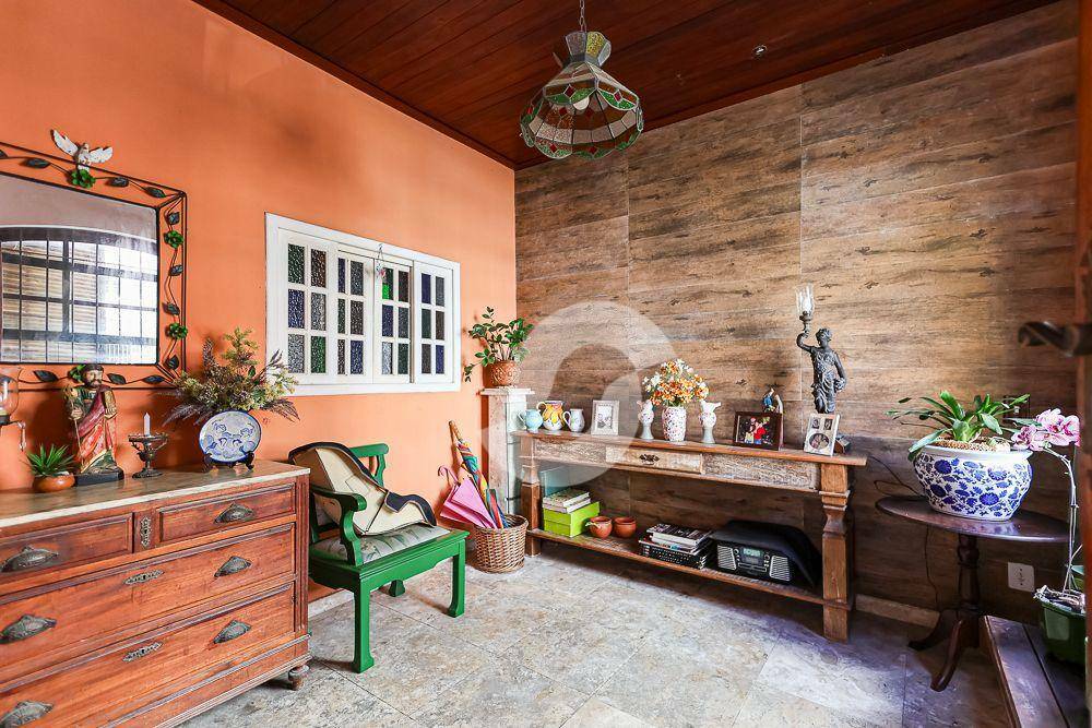 Casa à venda com 6 quartos, 272m² - Ingá,Niterói