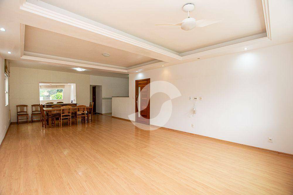 Casa à venda com 4 quartos, 182m² - Piratininga,Niterói