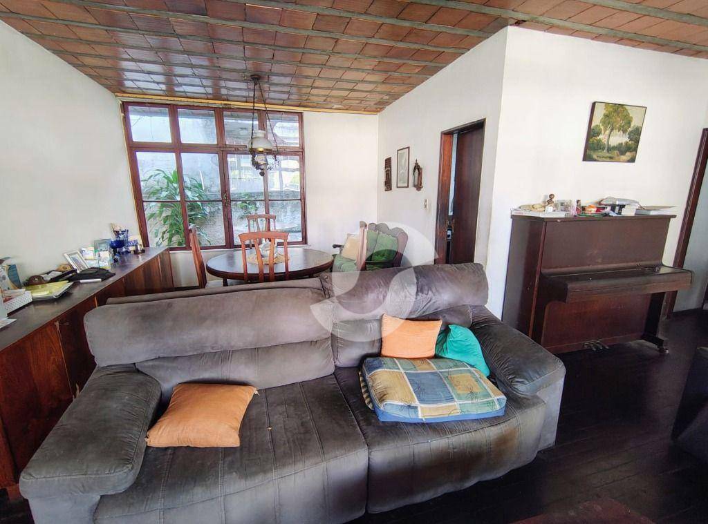 Casa à venda com 3 quartos, 255m² - São Francisco,Niterói