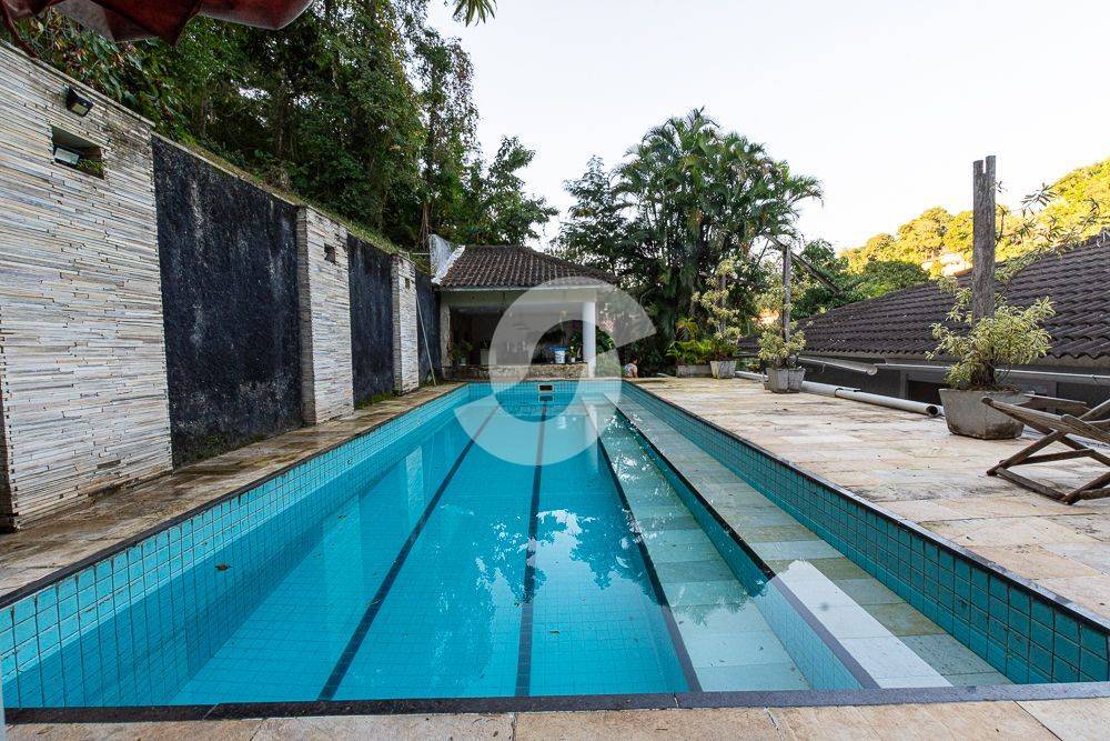 Casa à venda com 4 quartos, 363m² - Itaipu,Niterói