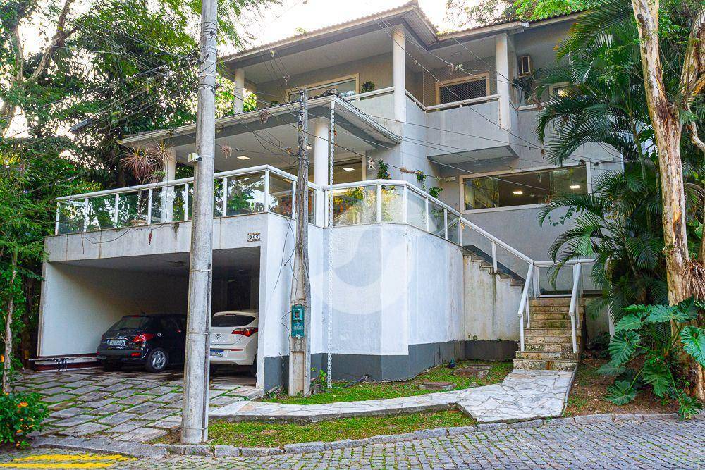 Casa à venda com 4 quartos, 363m² - Itaipu,Niterói