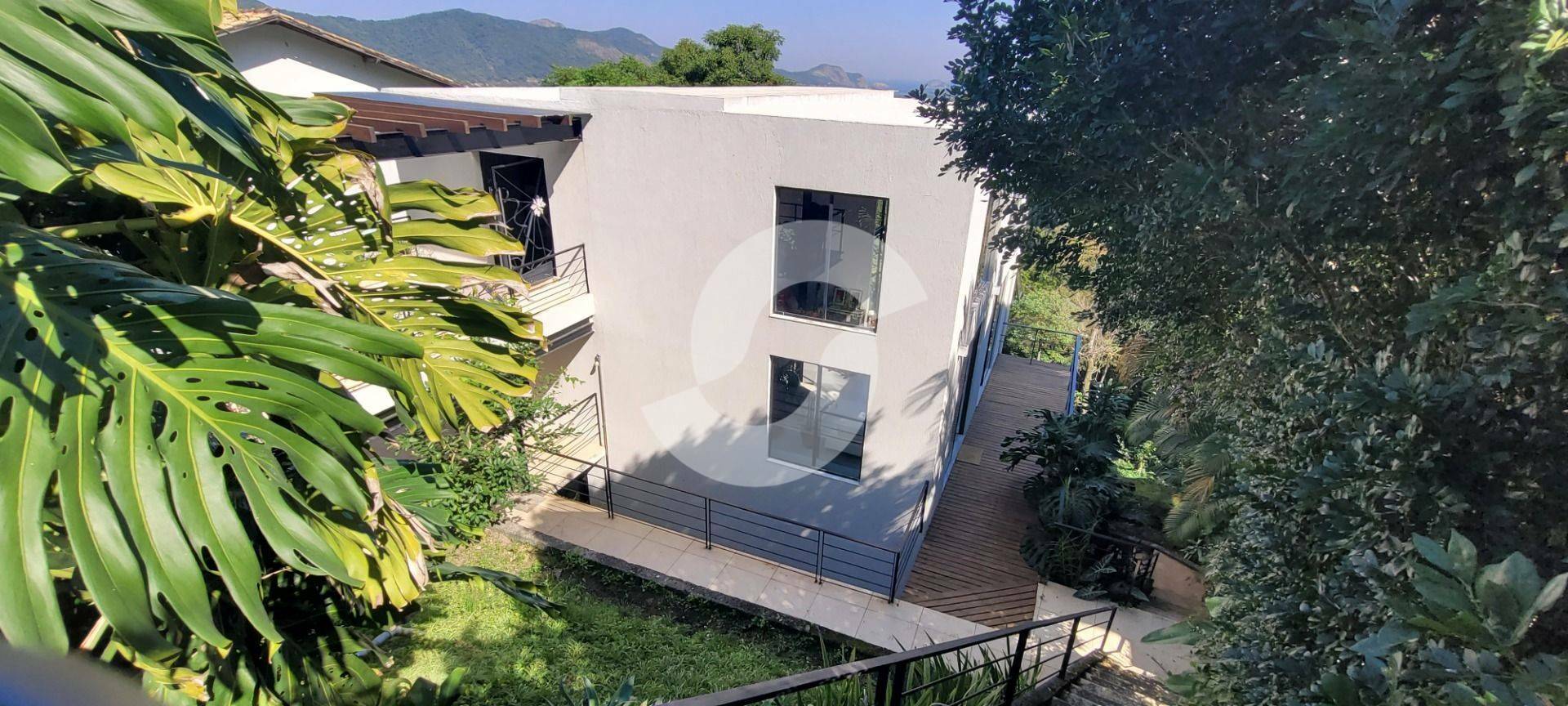 Casa à venda com 3 quartos, 250m² - Itaipu,Niterói