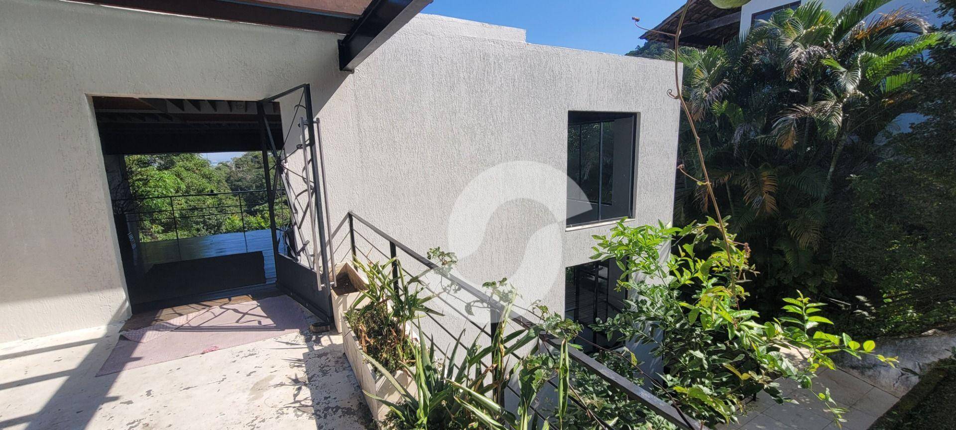 Casa à venda com 3 quartos, 250m² - Itaipu,Niterói