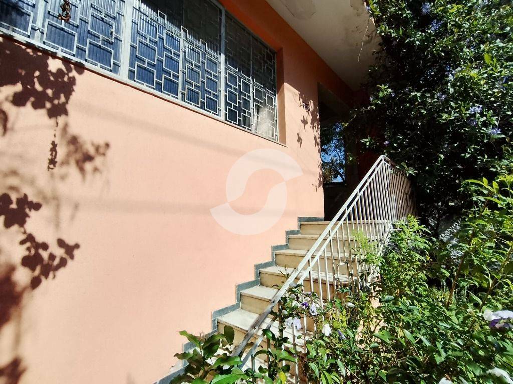 Casa à venda com 3 quartos, 150m² - Santa Rosa,Niterói