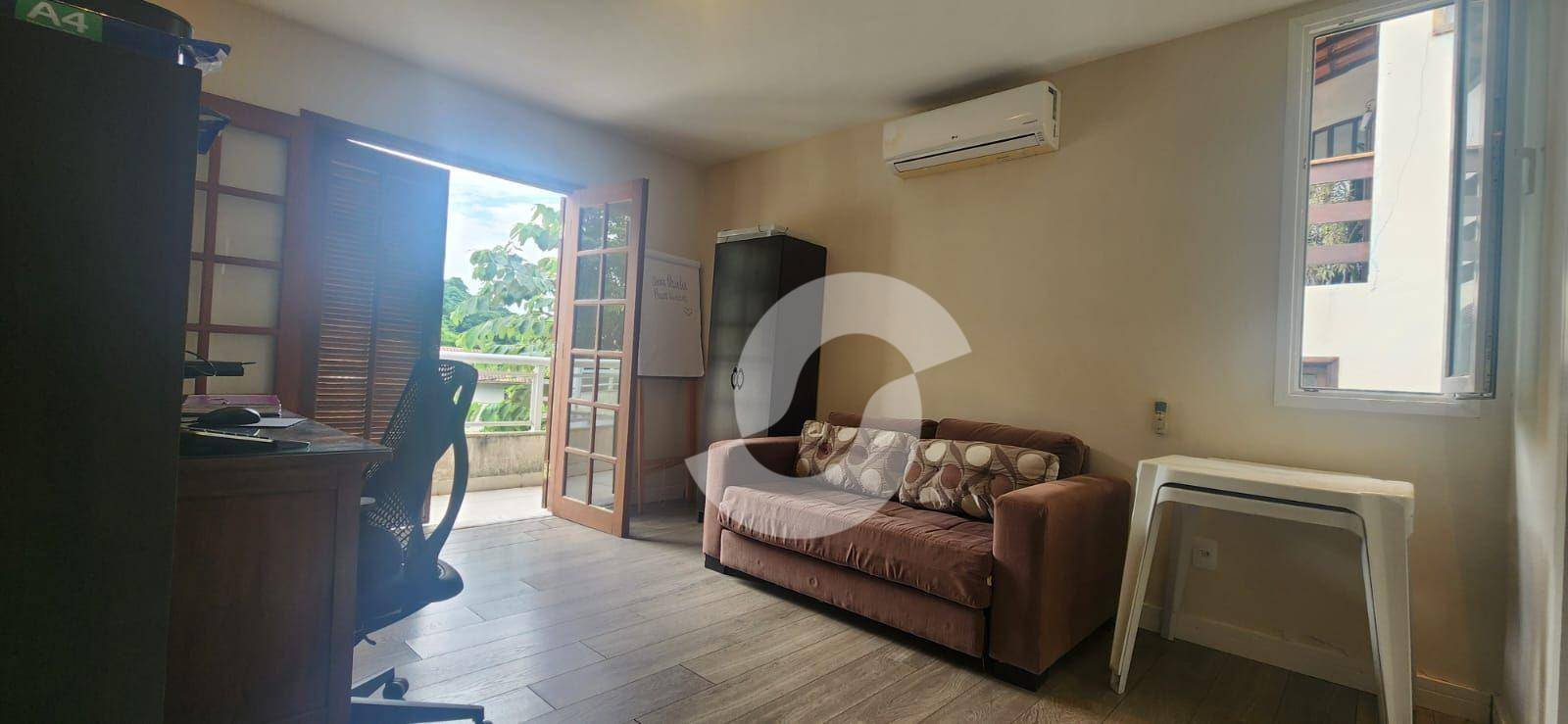 Casa à venda com 4 quartos, 200m² - Vila Progresso,Niterói