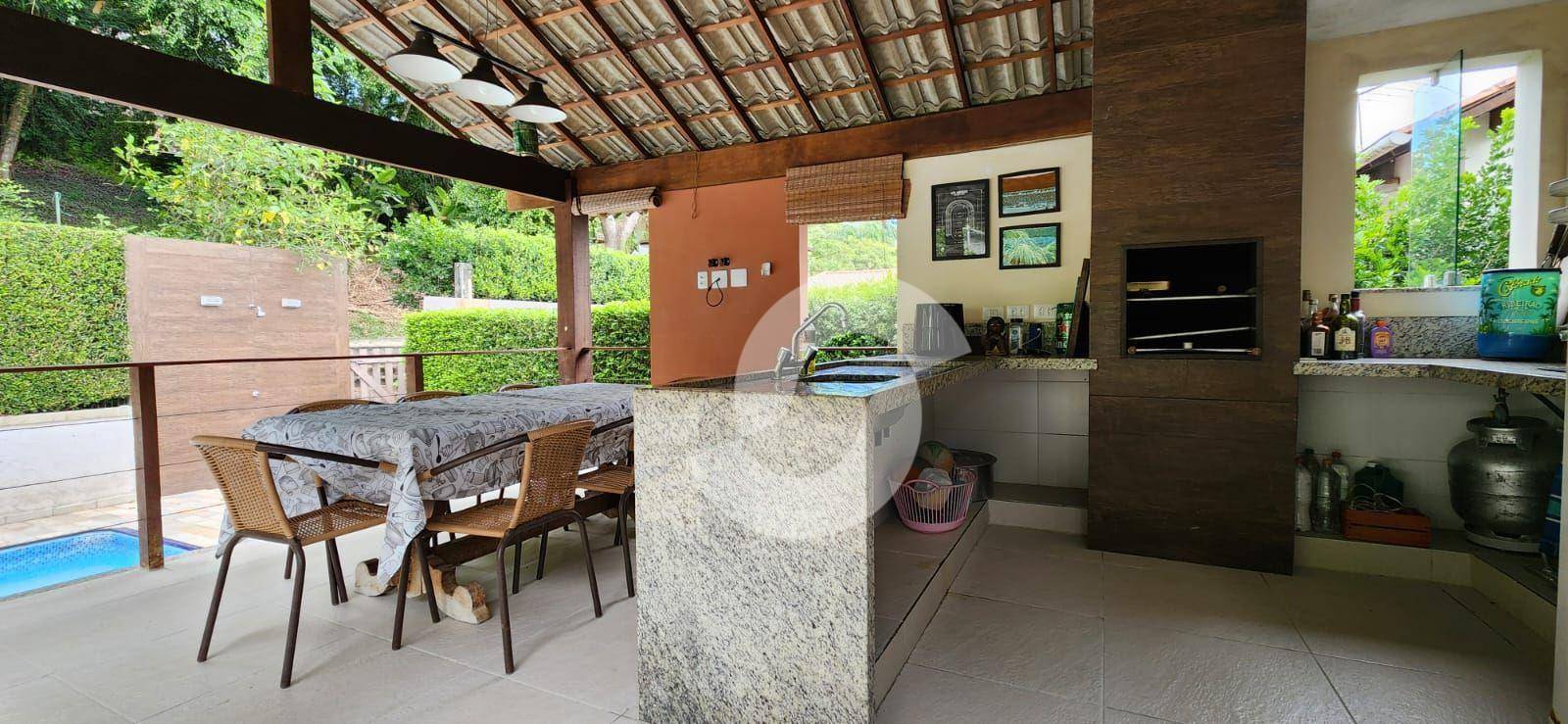 Casa à venda com 4 quartos, 200m² - Vila Progresso,Niterói