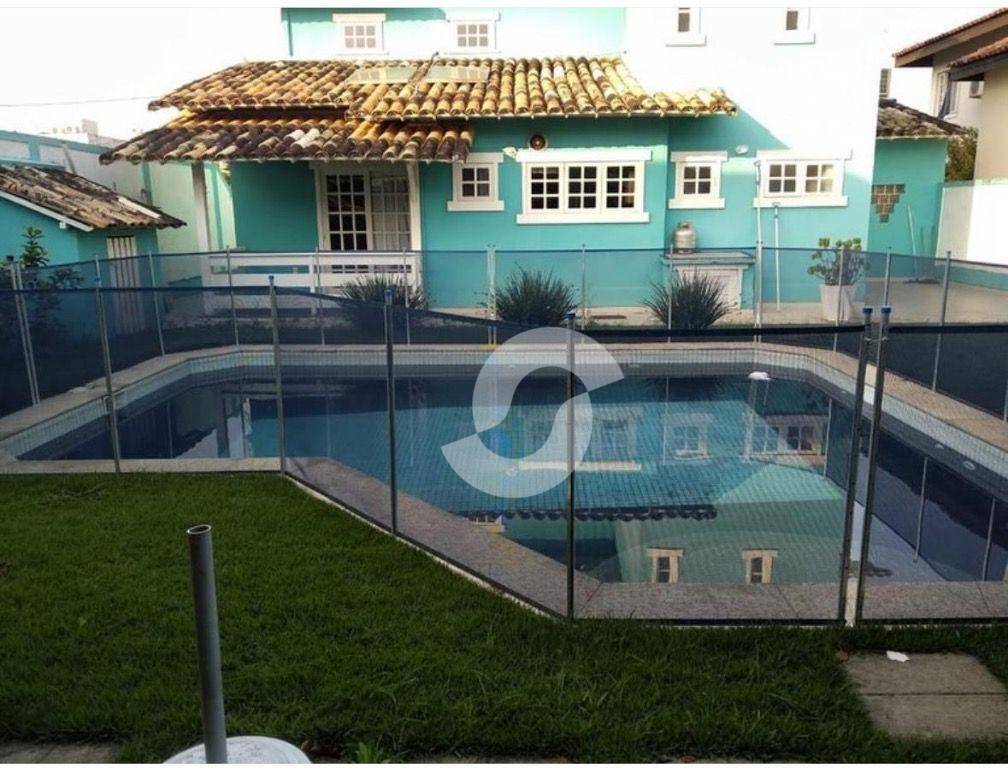 Casa à venda com 4 quartos, 313m² - Camboinhas,Niterói