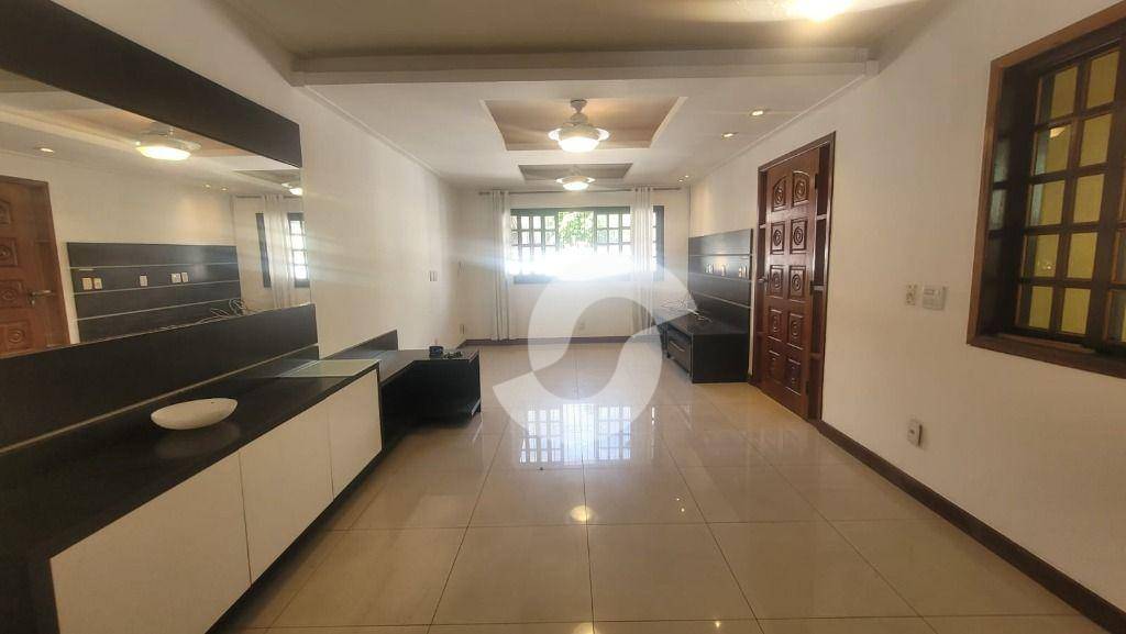 Casa à venda com 6 quartos, 314m² - São Francisco,Niterói