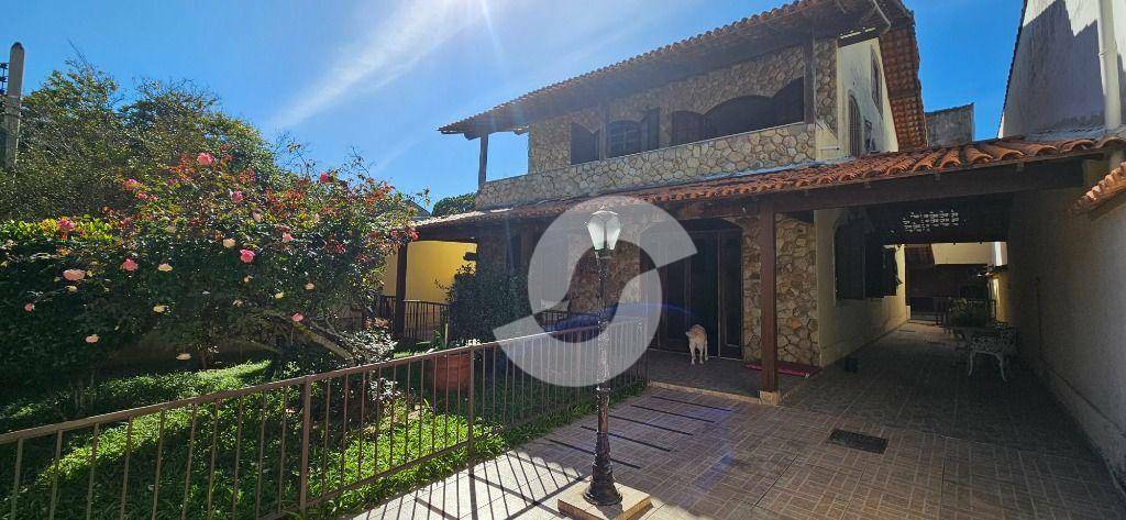 Casa à venda com 4 quartos, 398m² - Praia de Piratininga,Niterói