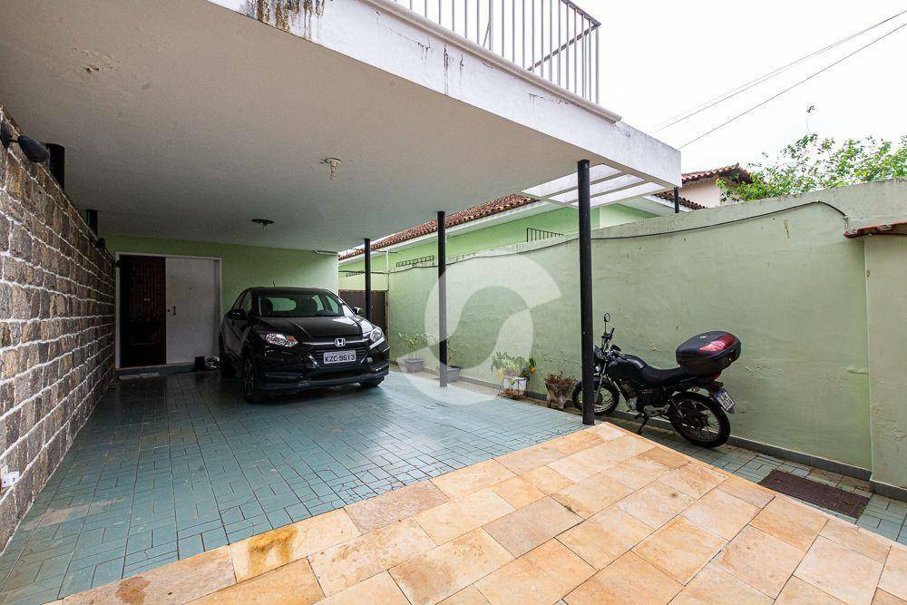 Casa à venda com 4 quartos, 310m² - São Francisco,Niterói
