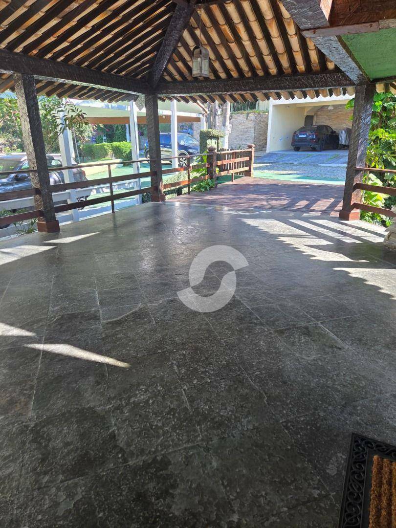Casa à venda com 5 quartos, 550m² - Piratininga,Niterói