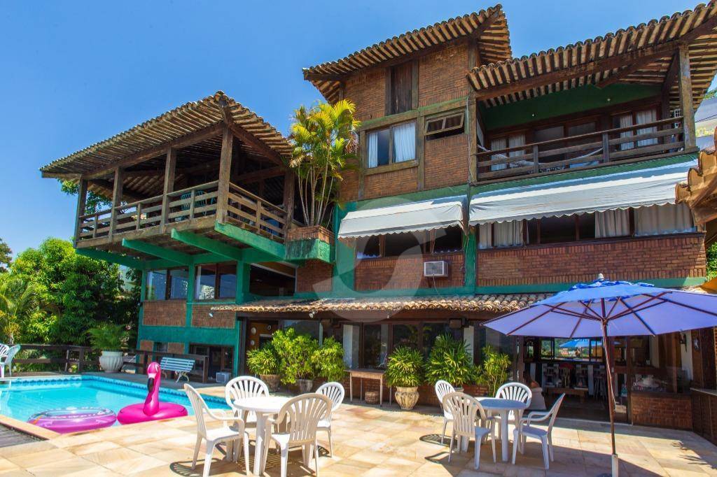 Casa à venda com 5 quartos, 550m² - Piratininga,Niterói