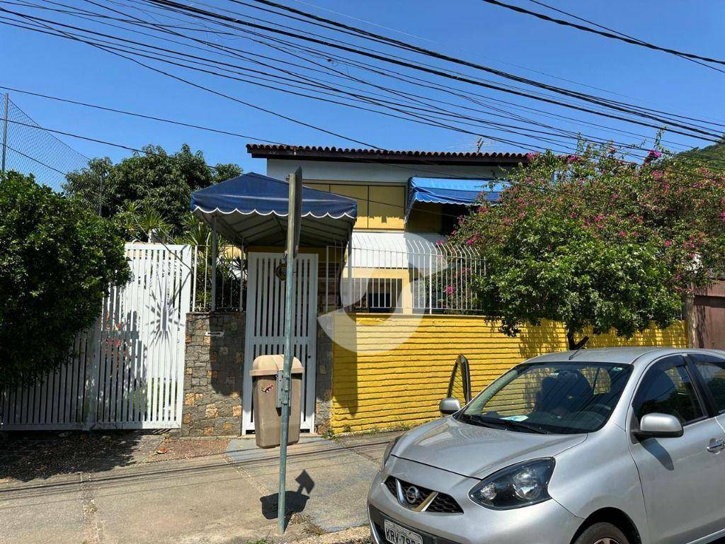 Casa à venda com 4 quartos, 258m² - São Francisco,Niterói
