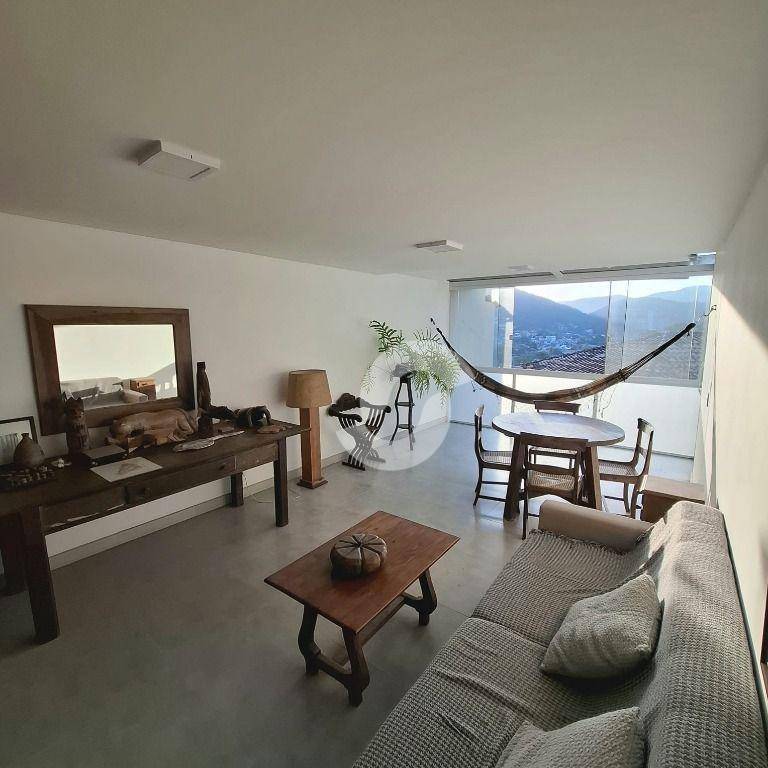  - Casa com 3 dormitórios à venda, 180 m² por R$ 680.000,00 - Maria Paula - Niterói/RJ