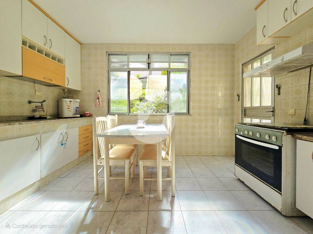  - Casa à venda, 400 m² por R$ 800.000,00 - Santa Rosa - Niterói/RJ