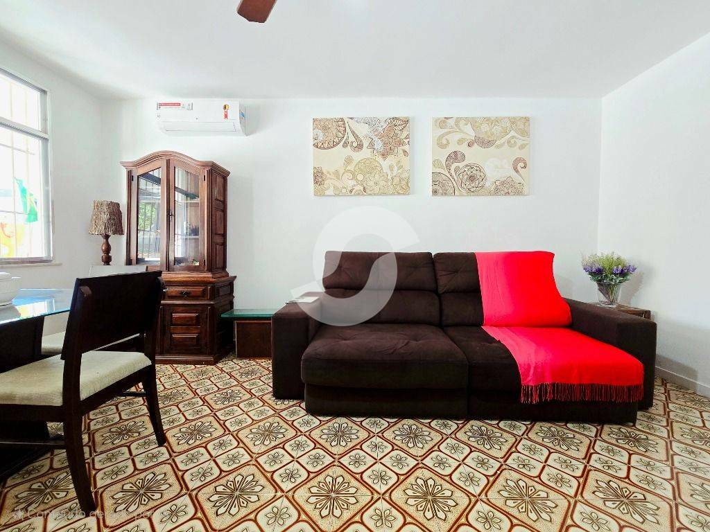 Casa à venda com 4 quartos, 400m² - Santa Rosa,Niterói