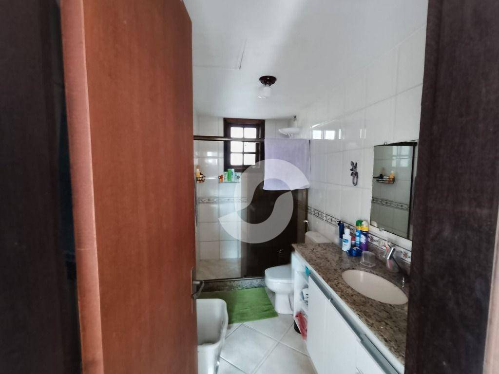 Casa à venda com 5 quartos, 211m² - Piratininga,Niterói