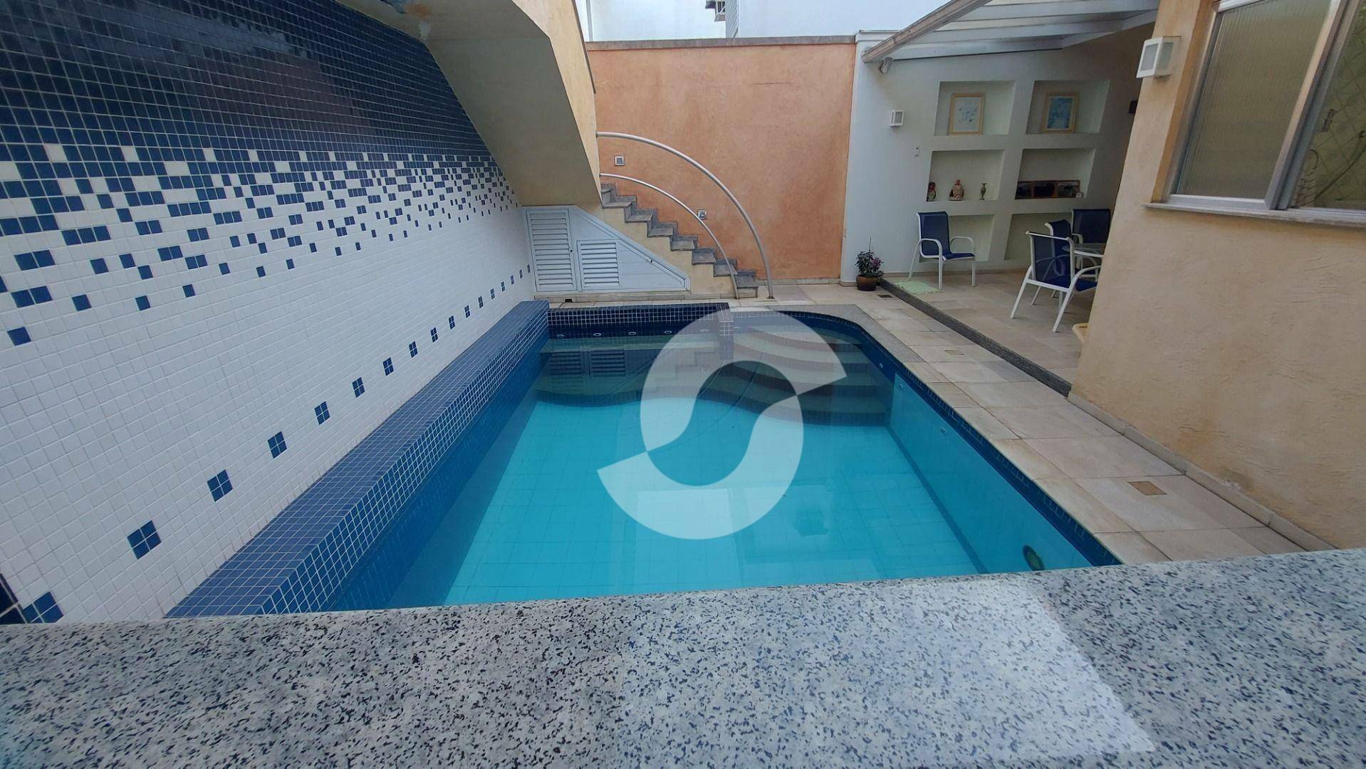 Casa à venda com 5 quartos, 360m² - São Francisco,Niterói