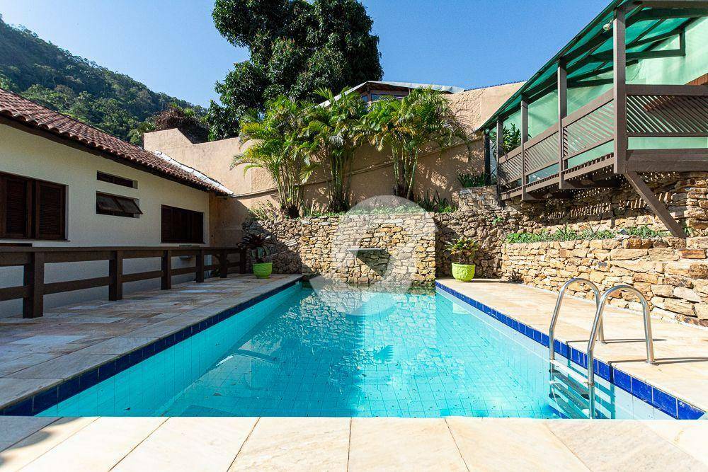 Casa à venda com 4 quartos, 394m² - São Francisco,Niterói