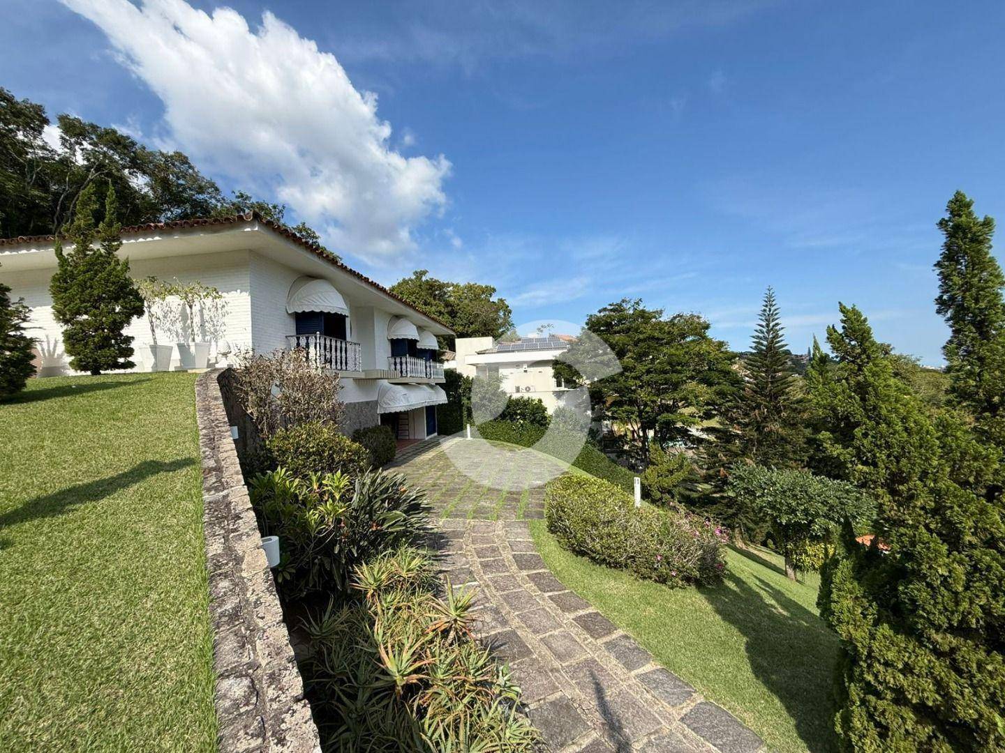 Casa à venda com 6 quartos, 620m² - Piratininga,Niterói