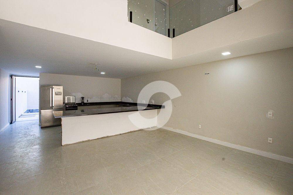 Casa à venda com 4 quartos, 300m² - Piratininga,Niterói