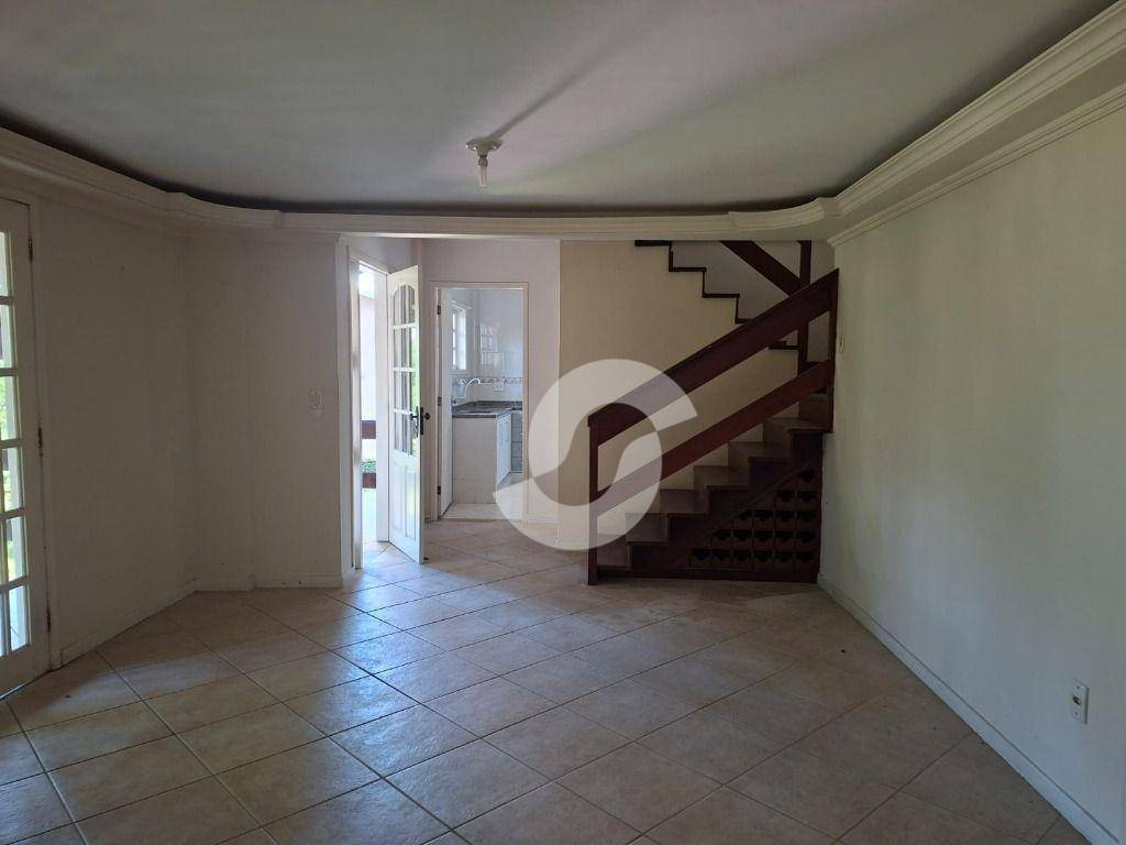 Casa à venda com 2 quartos, 206m² - Serra Grande,Niterói