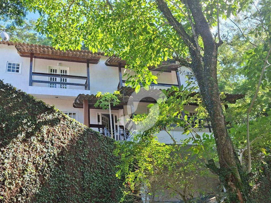 Casa à venda com 2 quartos, 206m² - Serra Grande,Niterói