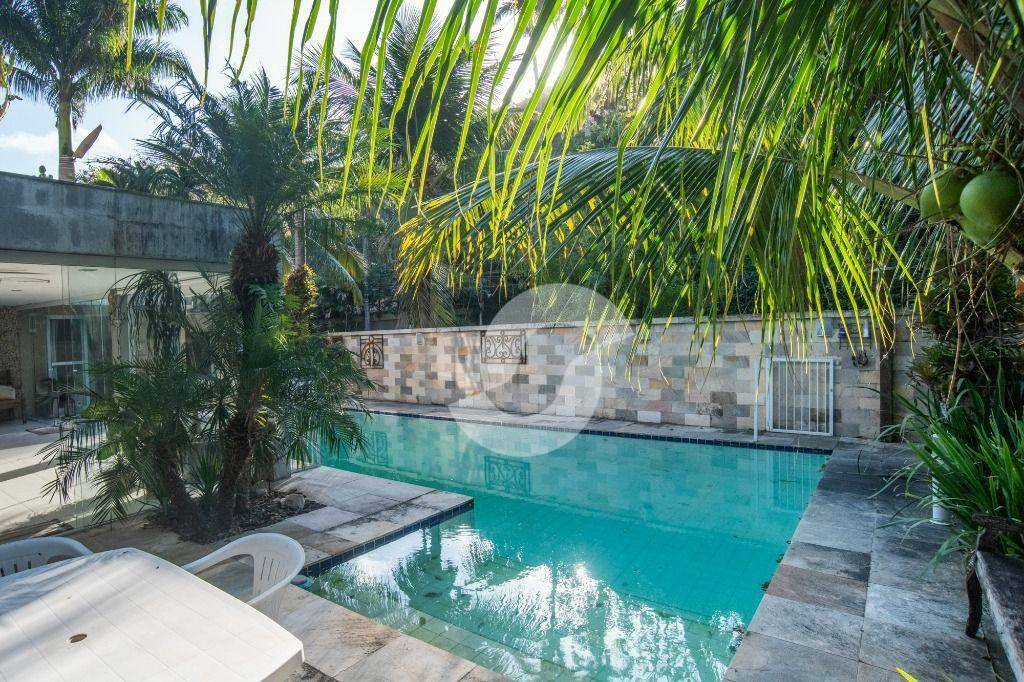 Casa à venda com 5 quartos, 350m² - Itacoatiara,Niterói