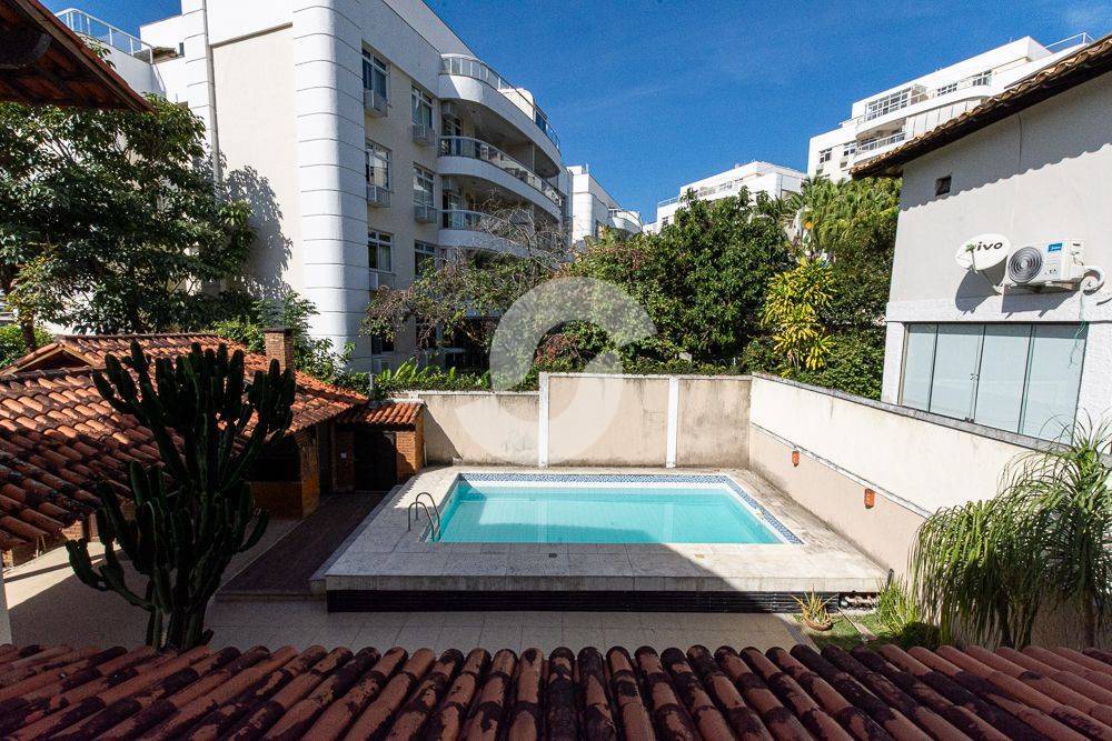 Casa à venda com 4 quartos, 318m² - Itaipu,Niterói