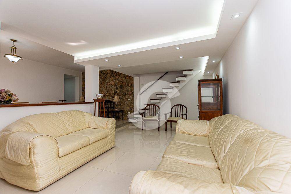 Casa à venda com 2 quartos, 193m² - São Francisco,Niterói