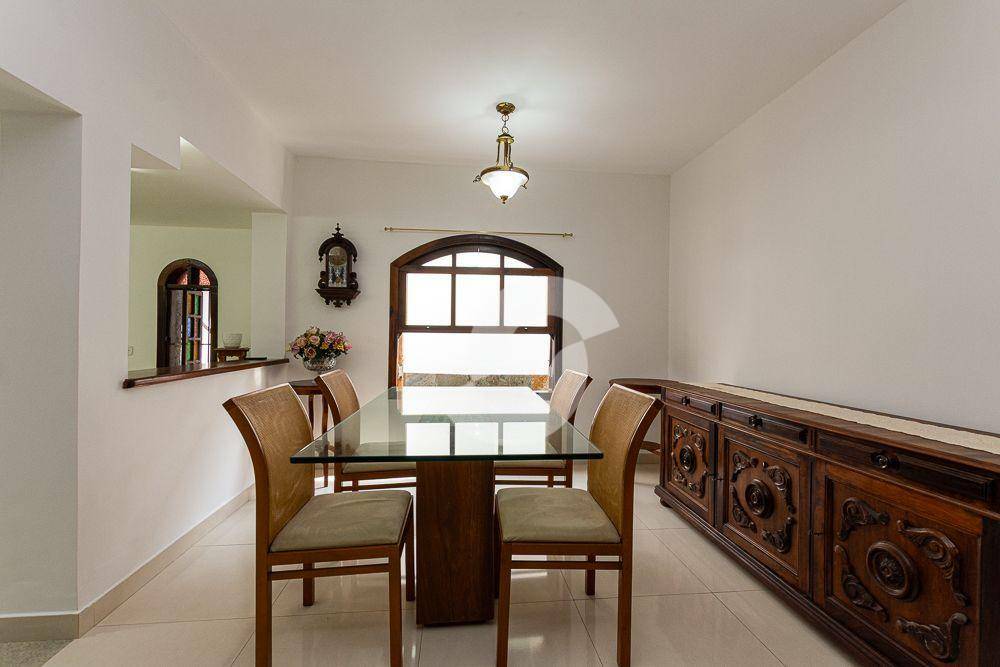 Casa à venda com 2 quartos, 193m² - São Francisco,Niterói