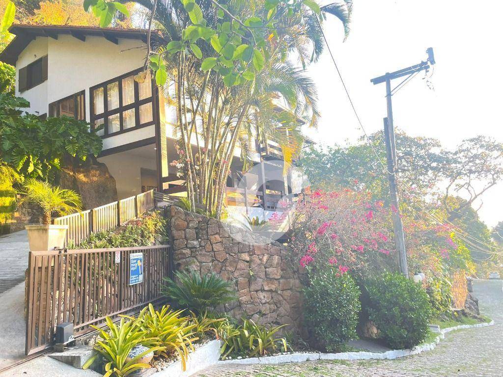 Casa à venda com 5 quartos, 343m² - Itacoatiara,Niterói