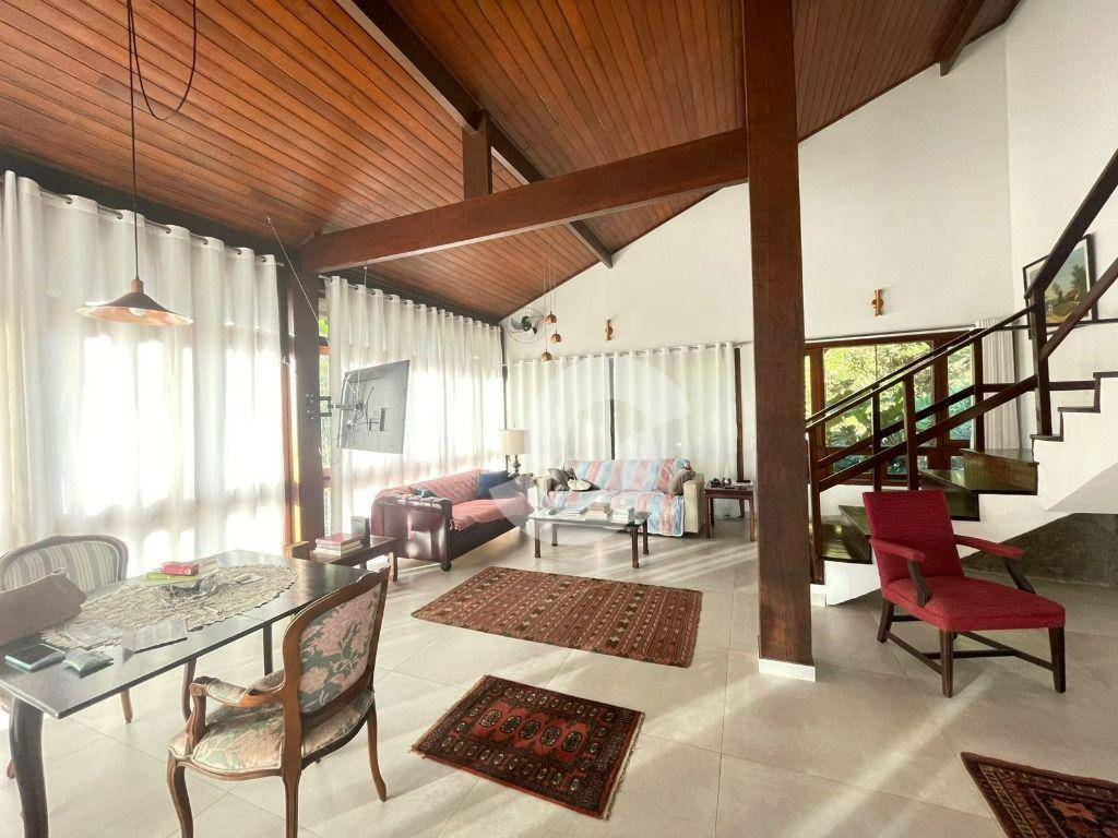 Casa à venda com 5 quartos, 343m² - Itacoatiara,Niterói
