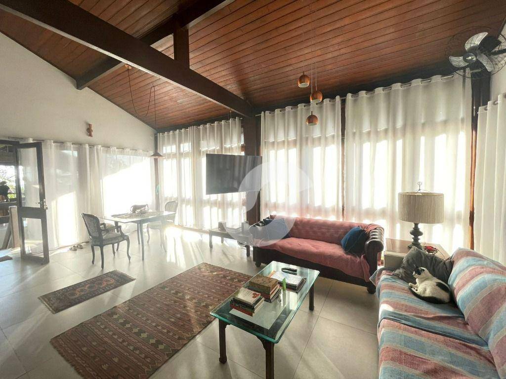 Casa à venda com 5 quartos, 343m² - Itacoatiara,Niterói