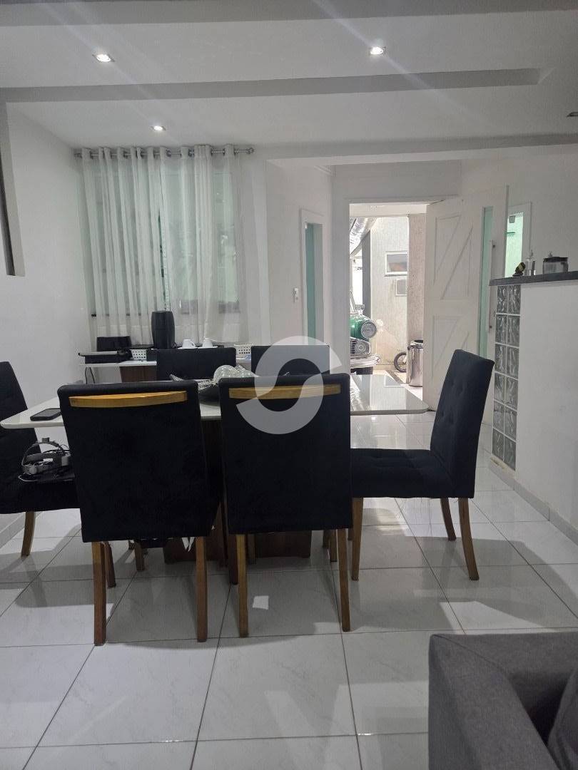 Casa à venda com 3 quartos, 240m² - Itaipu,Niterói