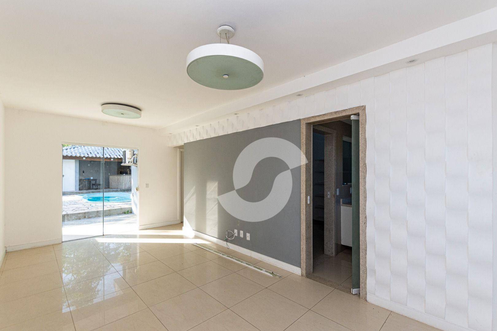  - Casa com 3 dormitórios à venda, 105 m² por R$ 735.000,00 - Itaipu - Niterói/RJ