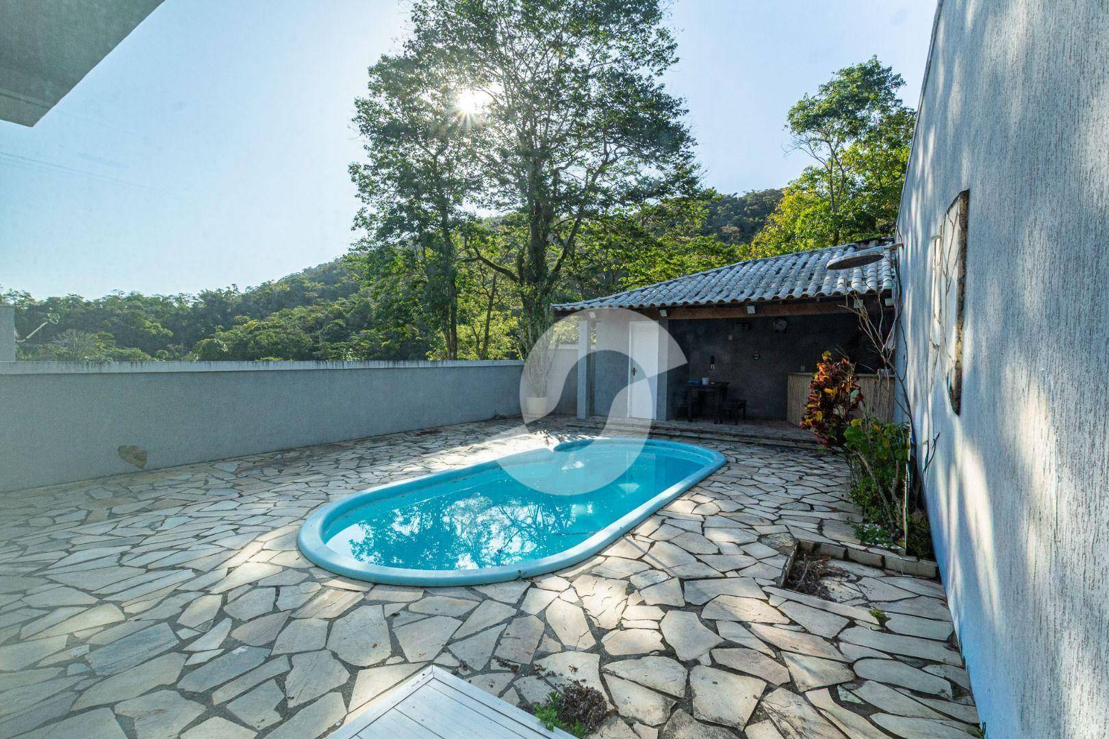 Casa à venda com 3 quartos, 105m² - Itaipu,Niterói