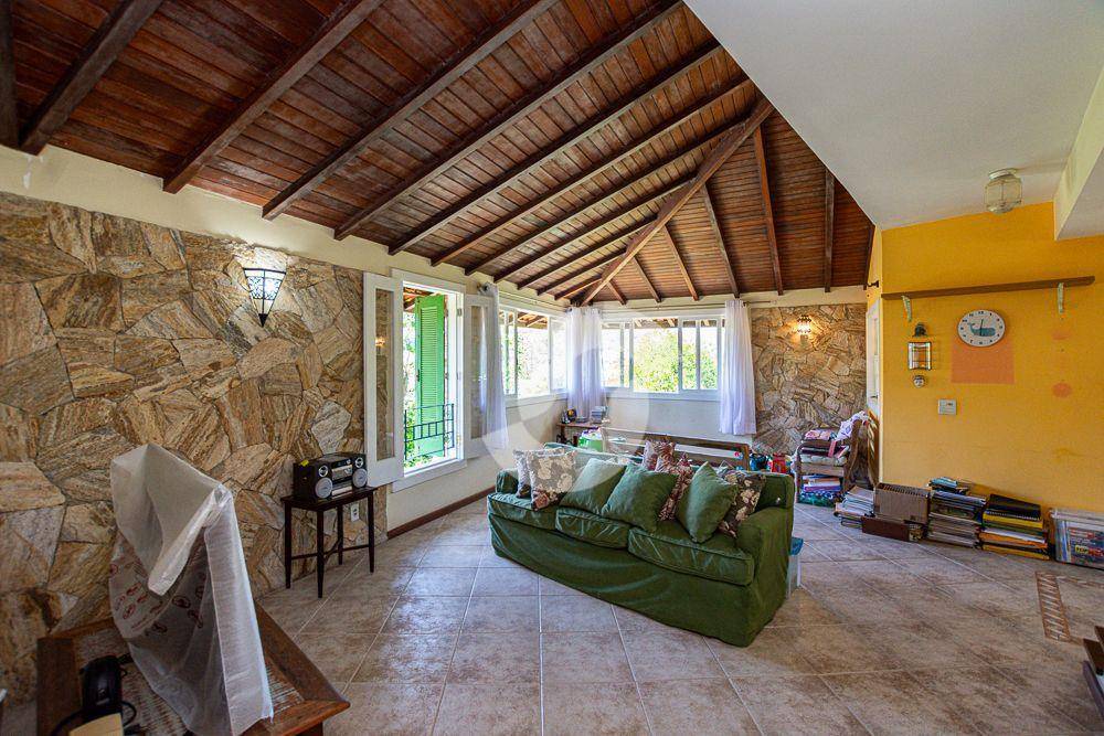 Casa à venda com 4 quartos, 236m² - Mata Paca,Niterói
