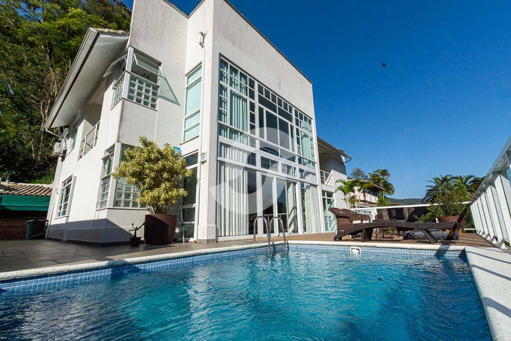 Casa à venda com 4 quartos, 250m² - Itaipu,Niterói