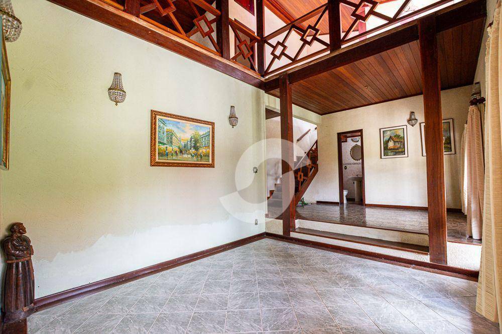 Casa à venda com 3 quartos, 200m² - Badu,Niterói