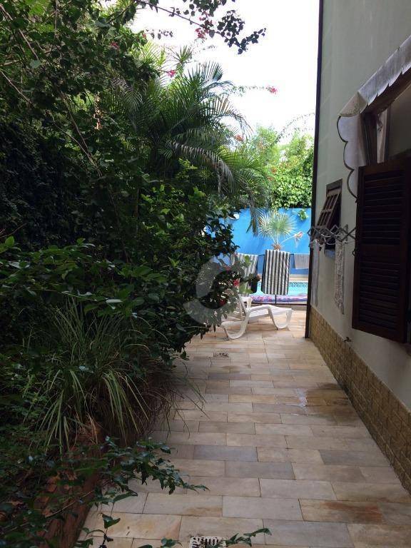Casa à venda com 5 quartos, 330m² - Piratininga,Niterói