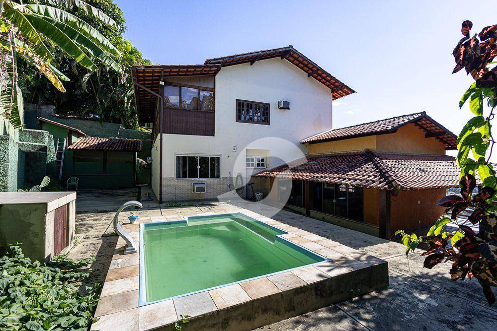 Casa à venda com 4 quartos, 300m² - Badu,Niterói