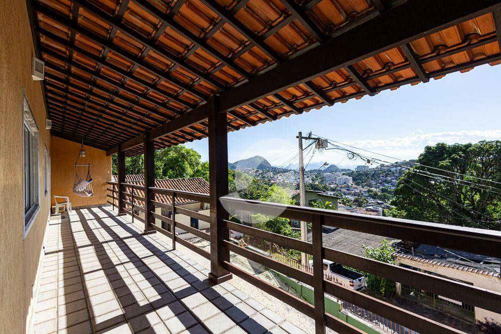 Casa à venda com 4 quartos, 300m² - Badu,Niterói