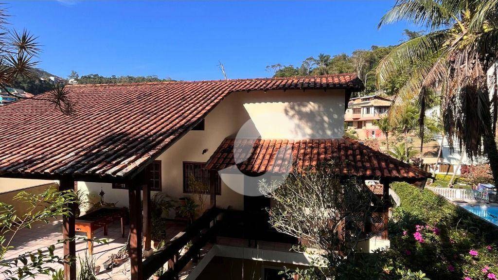 Casa à venda com 4 quartos, 195m² - Pendotiba,Niterói
