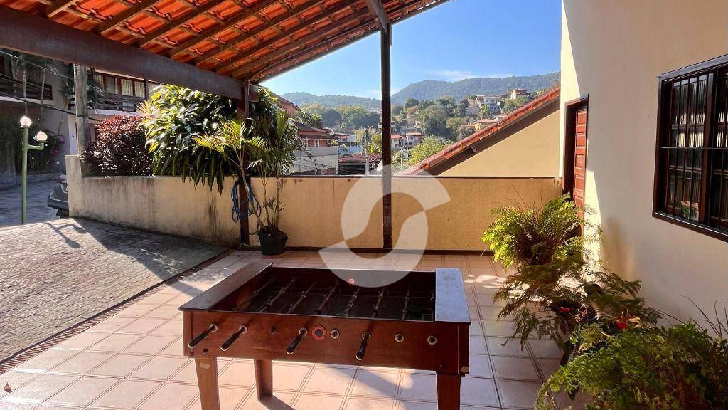 Casa à venda com 4 quartos, 195m² - Pendotiba,Niterói