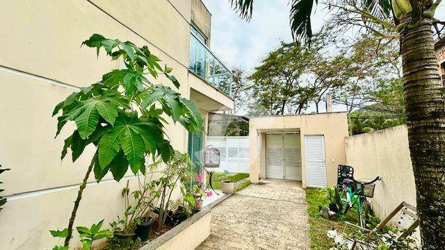 Casa à venda com 2 quartos, 101m² - Itaipu,Niterói