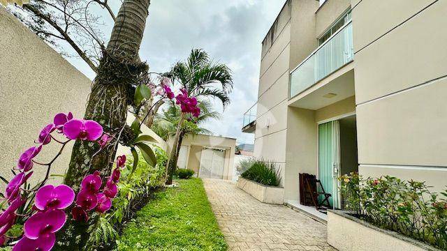 Casa à venda com 2 quartos, 101m² - Itaipu,Niterói