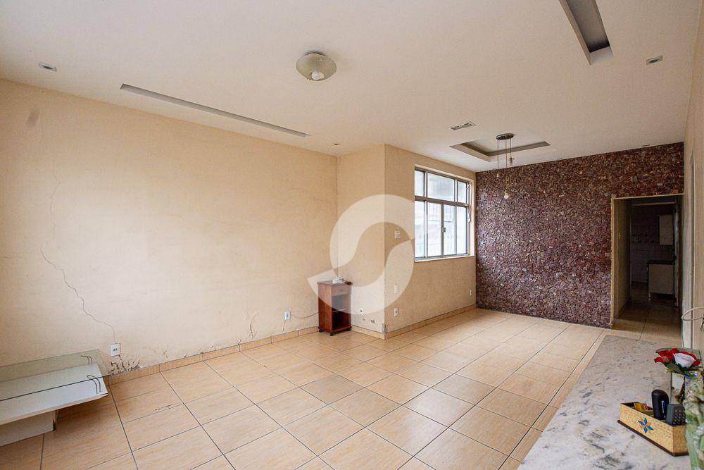 Casa à venda com 3 quartos, 150m² - Santa Rosa,Niterói