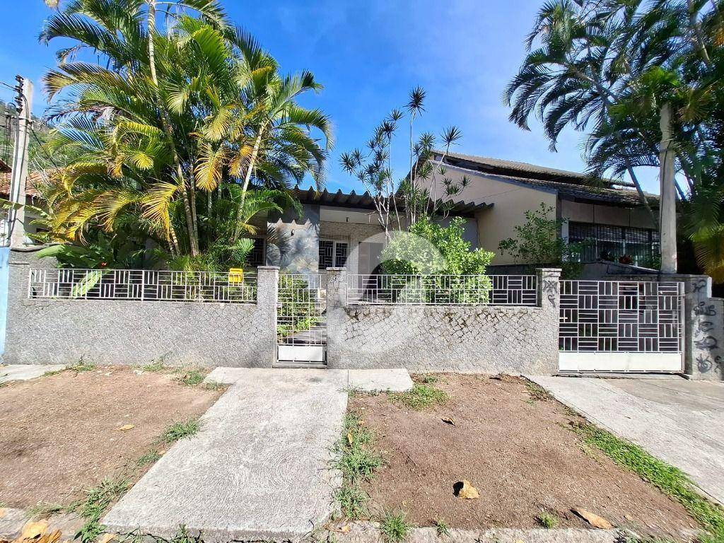 Casa à venda com 5 quartos, 218m² - São Francisco,Niterói
