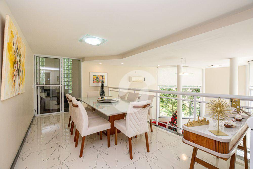 Casa à venda com 4 quartos, 249m² - Vila Progresso,Niterói
